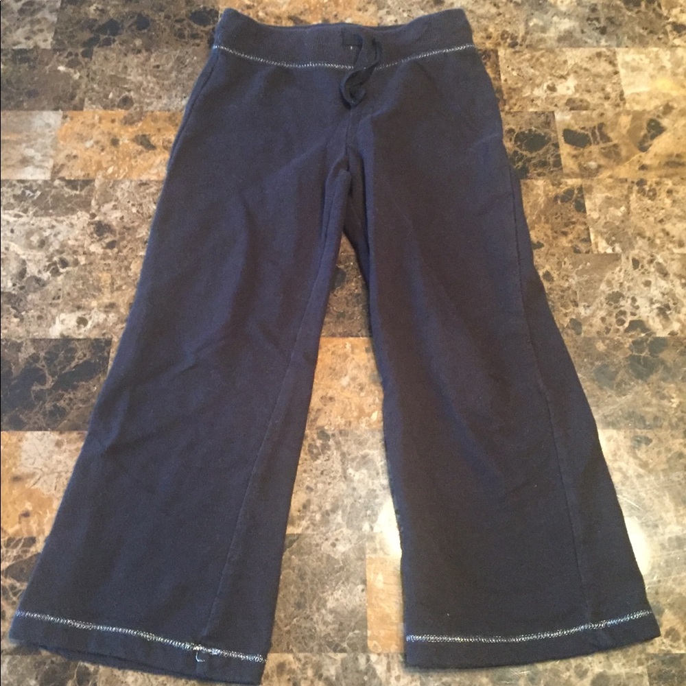 Size 4t black sweatpants!